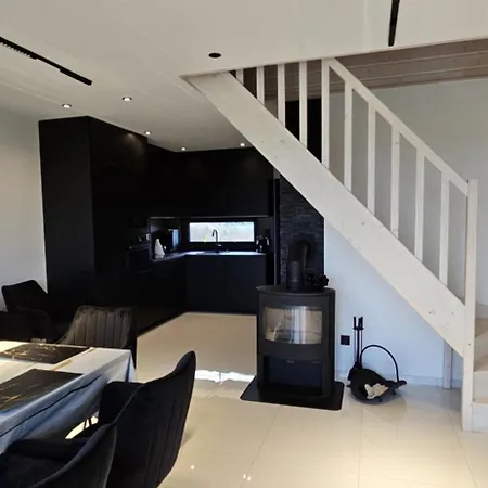 Semesterbostad Black Barn 1 *