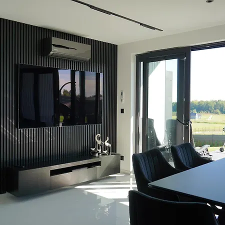 Black Barn Русиново