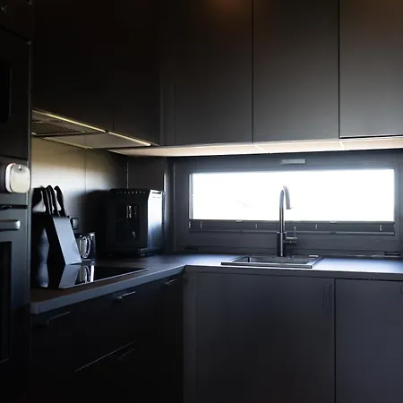 Semesterbostad Black Barn 1 *